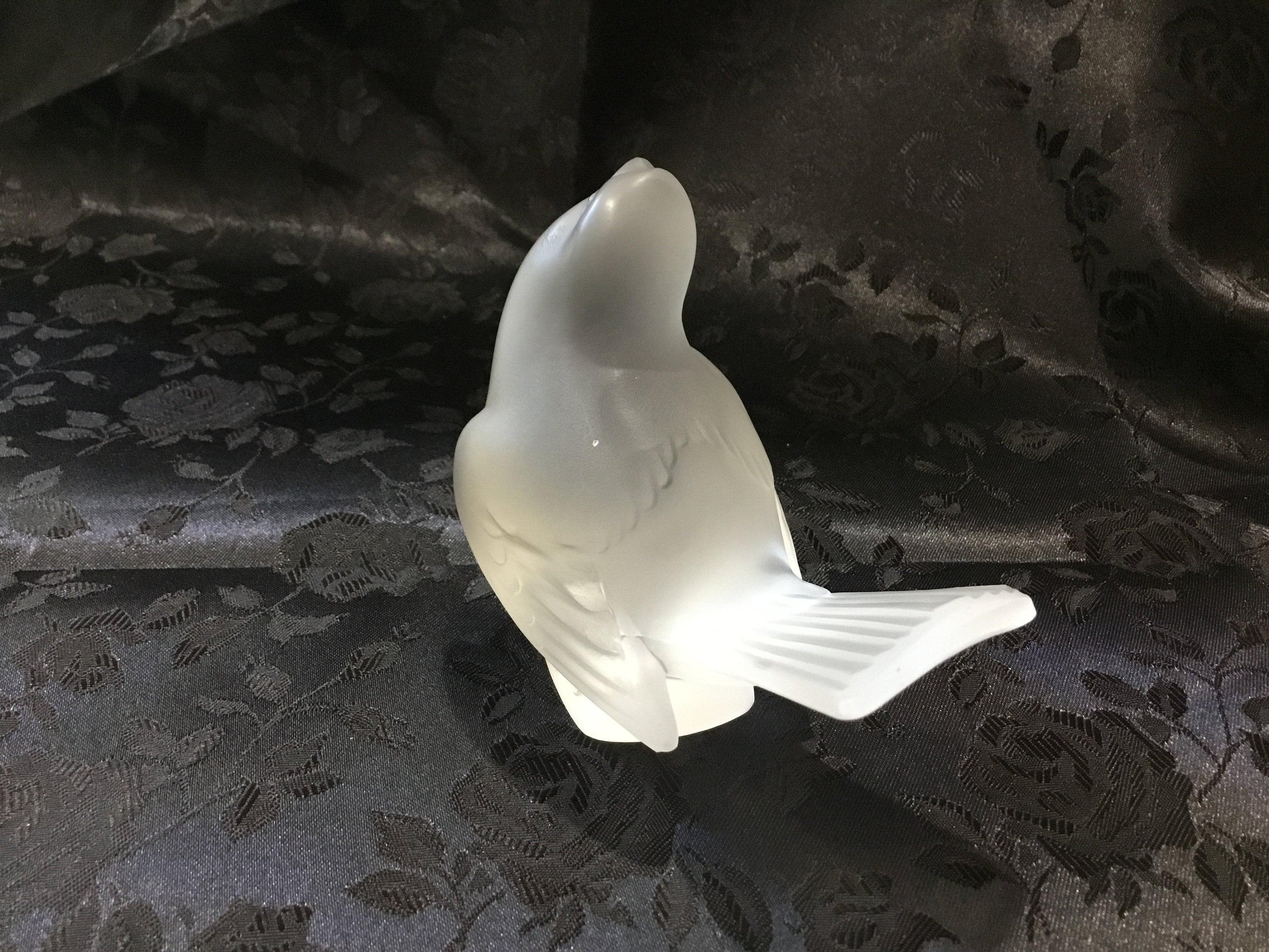 Vintage Lalique Frosted Crystal Sparrow Bird Figurine (note