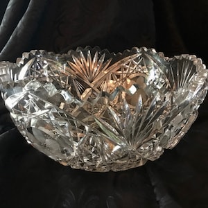 Antique American Cut Glass Bowl with Flowers, Fans, Diamonds, and Sawtooth Edge - American Brilliant Period Cut Glass (1876 to 1916)