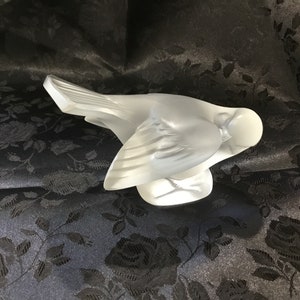 Vintage Lalique Frosted Crystal Sparrow Bird Figurine - Made in France - Pre 1978