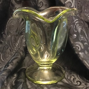 Vintage Clear Yellow Pressed Glass Tulip Shaped Vase - Maker Unknown - Mid-Century