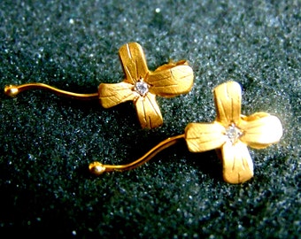 18k Gold Ohrringe, Solid Gold Diamant Ohrringe, Gold Blumen Ohrringe, Damen Edelstein Ohrstecker, Geschenk für Sie, Geschenkidee, Handwerker Schmuck