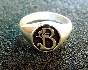 Signetring i sterlingsilver med monogram: Personlig initial Chevalier