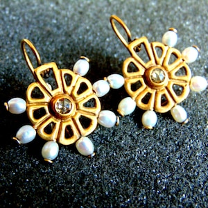 18k Gold Drop Earrings,Pearl and Diamond Earrings,Gold 750 Gemstone Earrings,Vintage Gold Earrings,Womens 18k Earrings,Artisan Jewelry