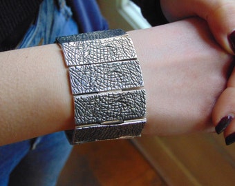 Superbe bracelet en peau de serpent en argent sterling- Bracelet manchette serpent-Bracelet manchette Argent 925-Bracelet femme Déclaration-Bijoux artisanaux