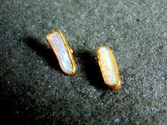 18k Gold Earrings,Solid Gold Earrings, Gold 750 Mother of Pearl Earrings,Womens Earrings,Gift for Her,Gift Idea,Gemstone Stud Earrings