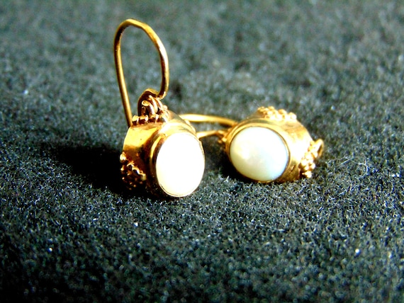 18k Gold Drop Earrings,Solid Gold 750 and Pearl E… - image 1