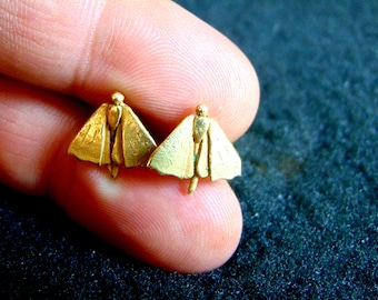 Beautiful 18k gold moth stud earrings-Yellow gold moth earrings-Bug stud earrings-Unusual gold jewelry-Minimal gold earrings-Artisan earring