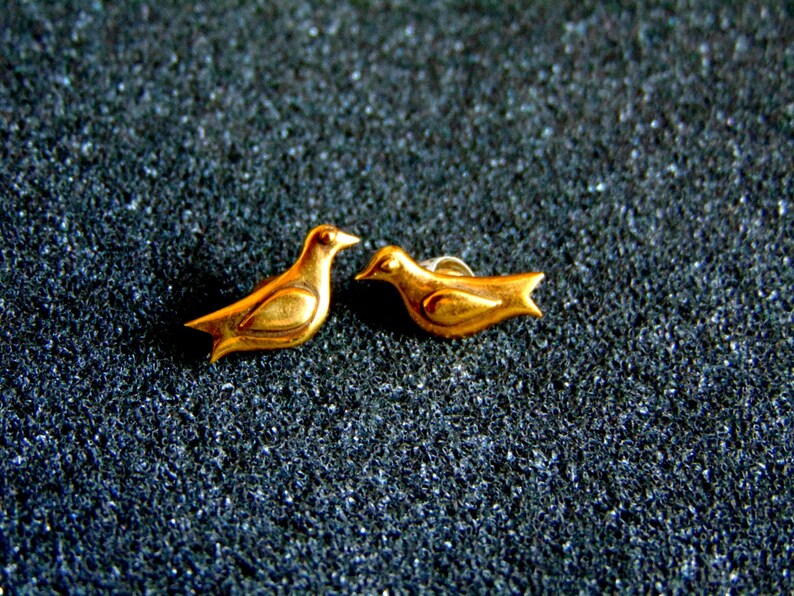 Beautiful 18k gold bird stud earrings 18k yellow gold studs Etsy