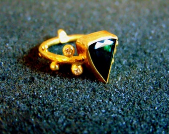 Stunning 18k gold, green tourmaline and diamonds rings-Unique women's gold rings-Gemstone gold 750 ring-Unusaul gold cocktail rings