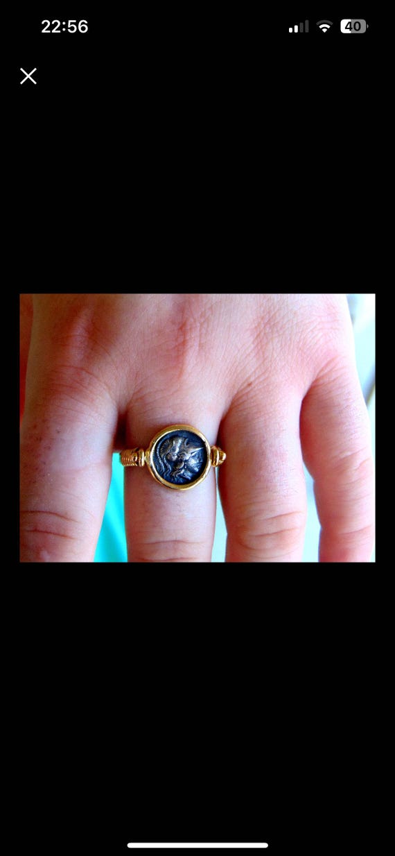 Lot Saint Seiya : Médaillon Athéna Et Bague Hilda De Polaris - Neufs