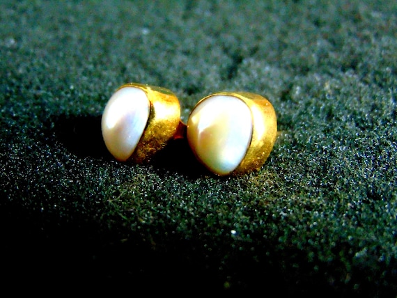 18k Gold Earrings,Solid Gold 750 Pearl Stud Earrings,Women's Yellow Gold Studs, Gift for Women,Gift for Her,Artisan Jewelry,Greek Art