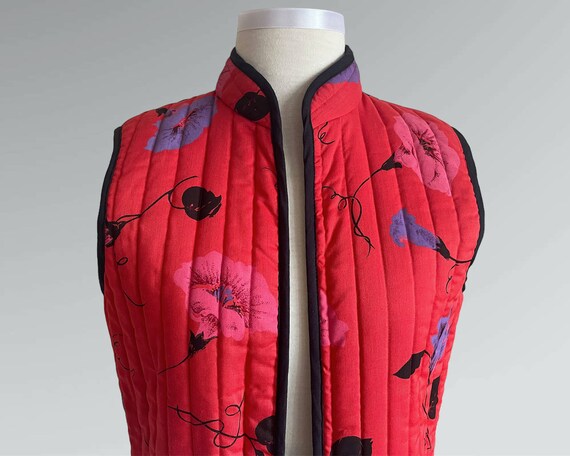 Vintage early 80s Red Floral Quilted Sleeveless V… - image 3