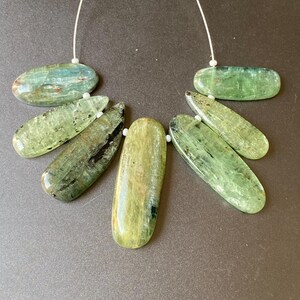 Perline ovali cabochon in pietra preziosa di cianite verde - 35/24 mm - 7 pezzi filo / Creazione di gioielli / Creazione di gioielli