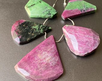 Cuentas facetadas de rubí zoisita en forma de pepita: suministros para la creación de joyas llamativas.
