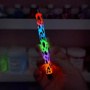 Hu~Glow in Dark Cheetah Glitter Pen