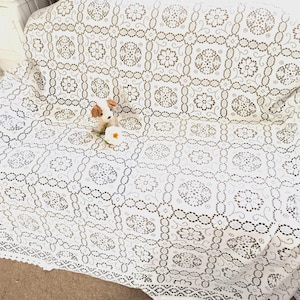 Large vintage white cotton bedspread Vintage white cotton lace  throw 1950s White cotton lace coverlet  Shabby chic bedcover 98&quot;x112&quot;