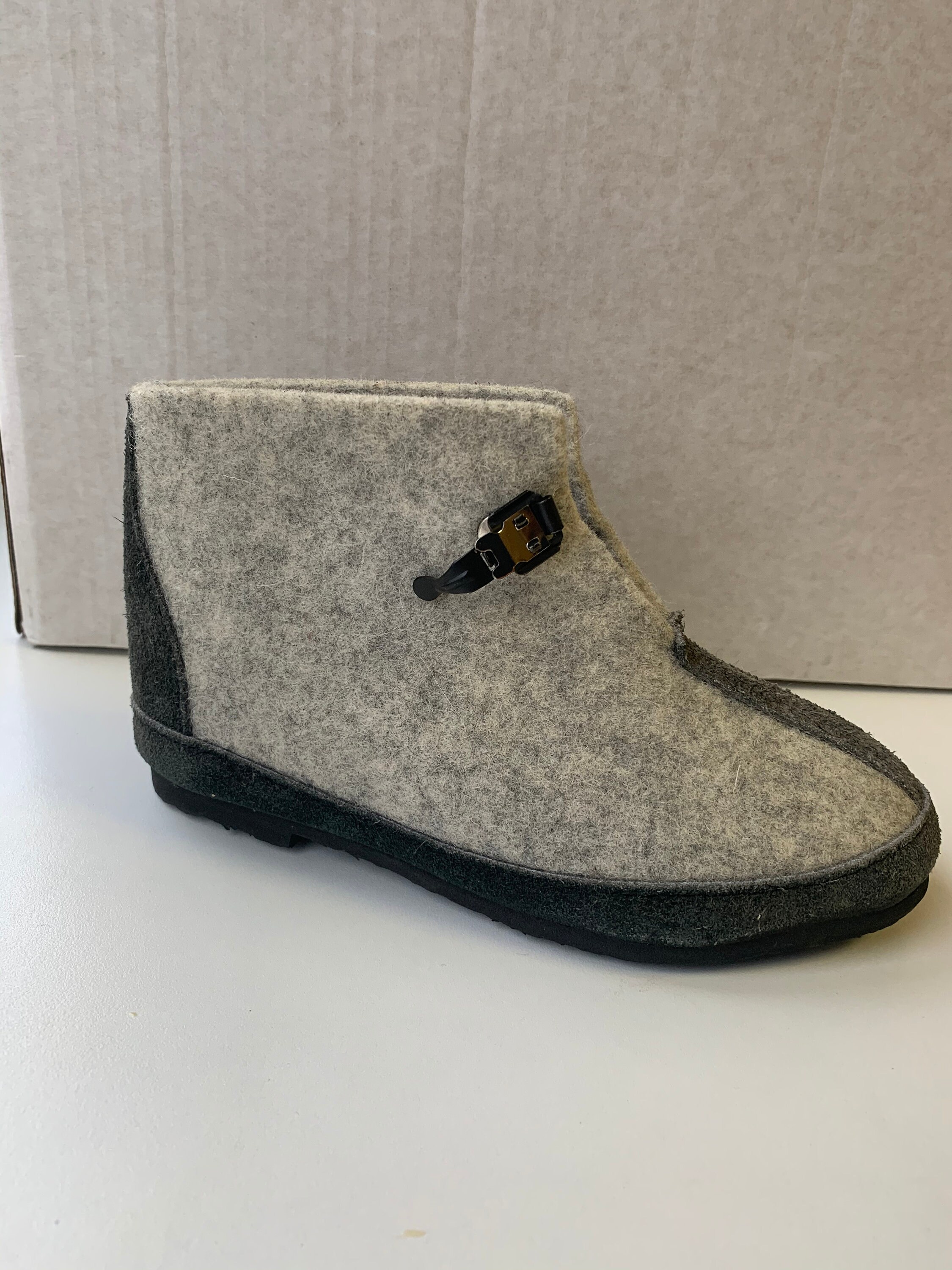 Vintage Kid's Noorse Gray Felt Boots maat 32 Enkellaarsjes 100% natuurlijke wol Unisex Winter accessoires Ongebruikte Norge Norsk Schoenen Meisjesschoenen Laarzen 