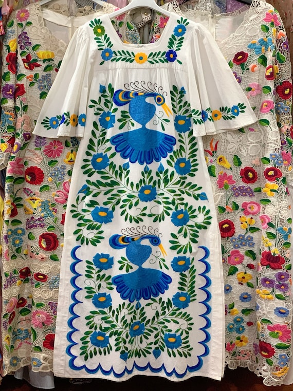 Vintage Mexican hand embroidered peacock dress, b… - image 3