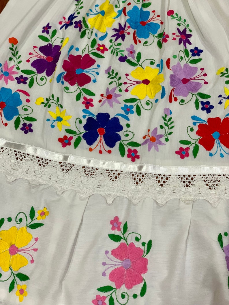 Vintage Mexican hand embroidered white dress, crochet ethnic embroidery big flower floral hippie boho Mexico image 5