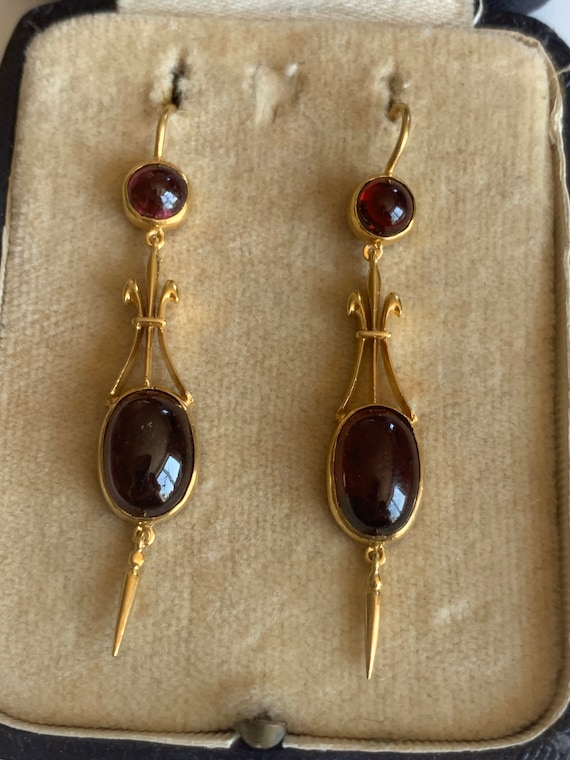 Garnet Victorian Style Earrings 9k