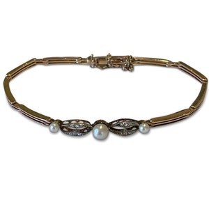 An Edwardian Diamond and Pearl Bracelet