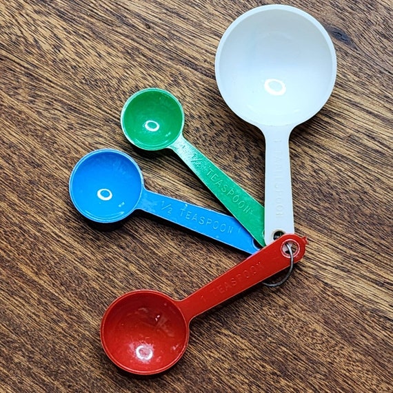 Vintage Plastic Nesting Measuring Spoons Vintage Childrens Measuring Spoons  1950s Colorful Baking and Cooking Spoon Set 