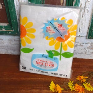Vintage Sunflower Table Cover - Sunflower Paper Tablecloth - Sunflower Card Table Cover - Retro Convertible Sunflower Table Cover