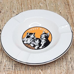 Vintage Alex Wishnew Cat Ashtray: Wheeling West Virginia Ceramics, Trade Mark Kitten Ashtray
