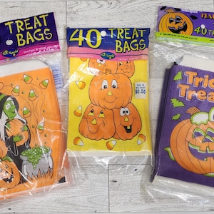 40 Vintage Halloween Treat Bags - Halloween Trick-or-Treat Bags - Halloween Party Bags - Fun World Treat Bags - You Choose - 1995