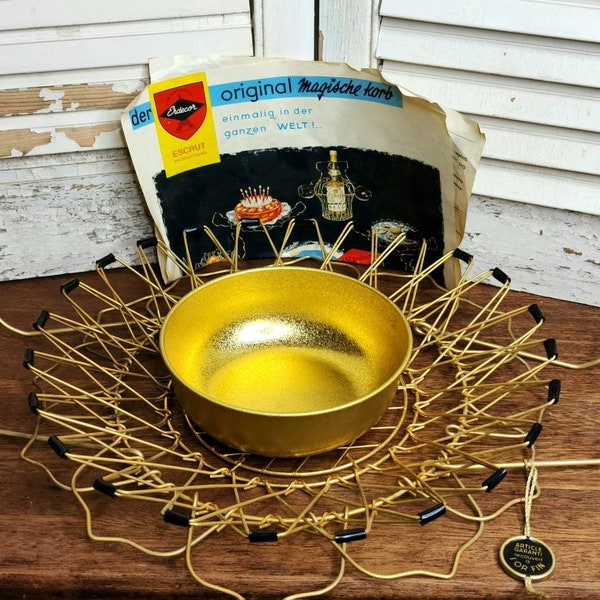 Vintage Magic Basket - Gold Metal Basket - Retro Serving Dish - Mid Century Serving Basket - Casserole Cradle - Der Magische Korb - MCM