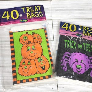 45 Vintage Halloween Treat Bags - Halloween Trick-or-Treat Bags - Halloween Party Bags - New Old Stock Fun World Spider Treat Bags - 1995