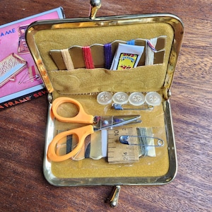 Vintage Travel Sewing Kit Emergency Mending Supplies Embossed Vinyl Purse Tool Kit - Vintage Sewing Notions - Vintage Sewing Kit