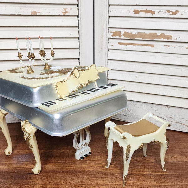 Wilton Baby Grand Piano Cake Pans & All Plastic Accessory Pieces - Piano Cake Pan - Liberace Piano Cake - Wilton Piano Cake Pans