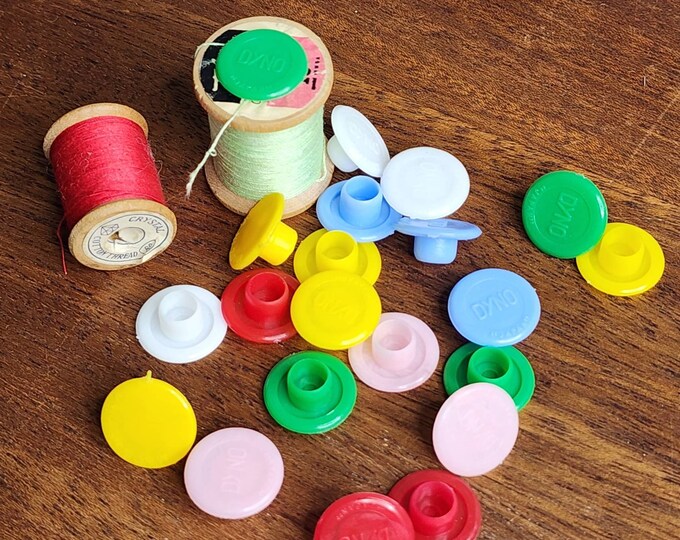 Vintage Plastic Spool Caps - Thread Holders - Dritz Dyno - Trimtex ...