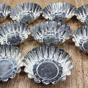 10 Vintage Tartlet Tins - Vintage Tart Tins - Aluminum Molds - Miniature Dessert Molds - Swedish Candy Molds - Swedish Tart Tins - 3.5&quot;