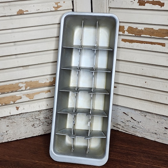 Vintage aluminum ice cube trays (5) - antiques - by owner - collectibles  sale - craigslist