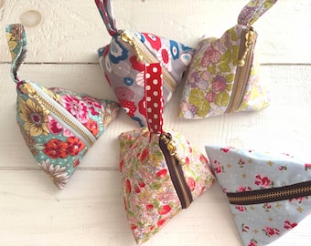 Handmade Triangle Zipper Pouch – Floral Coin Purse, Key Holder