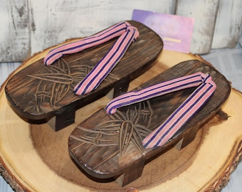 Vintage Japanese Wooden Shoes Kimono Geta Sandals, Carved Flower in Wood, As Is