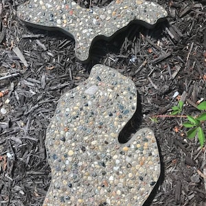Michigan stepping stone set w/ real Petoskey stone suitable all weather conditions local pickup available