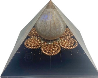 8-Sided Cheops Orgone Pyramid with peach moonstone Sphere, Copper Cage ,copper tensor ring and ball bearing nest
