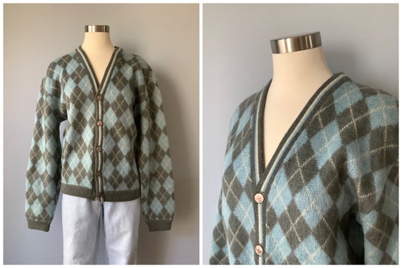 1960s Vintage Lamb Knit Blue and Gray Argyle Wool