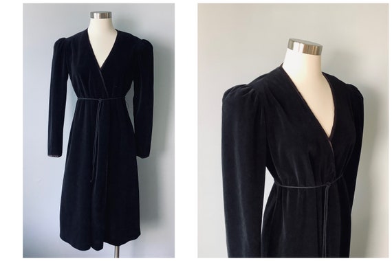 1950s Vintage Tina Paige Black Stretch Velvet Wrap