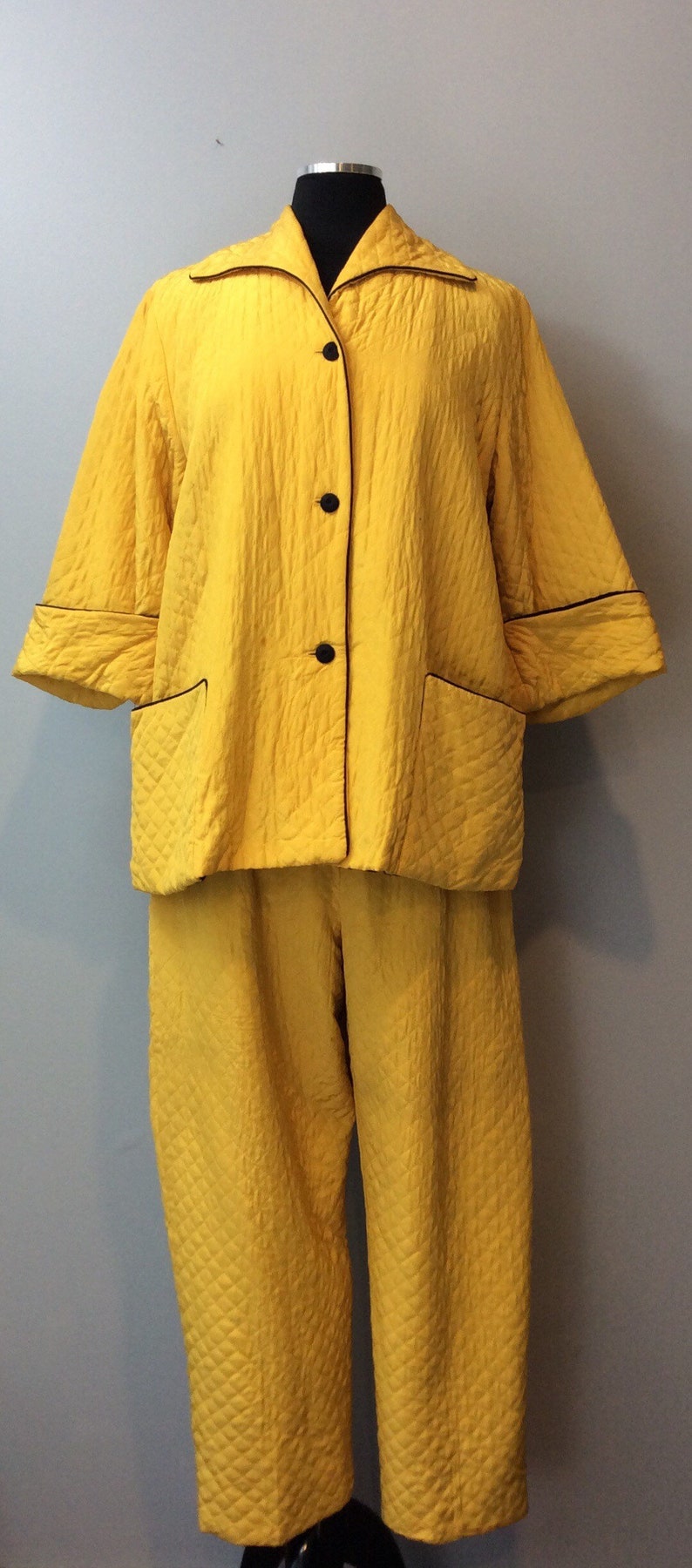 1950s Vintage Campus Girl Quilted Yellow Lounge Set