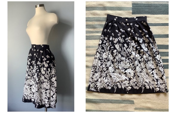 1970s Vintage Black and White Cotton Floral Skirt