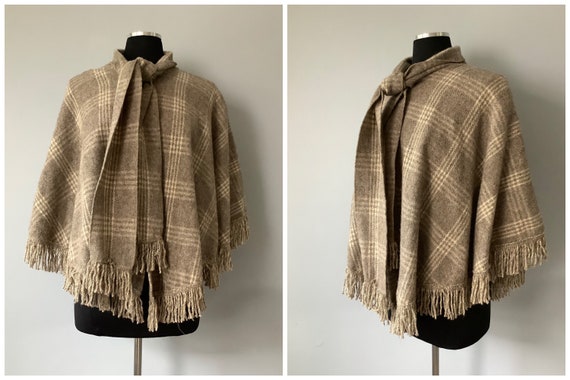 1970s Vintage Gray Windowpane Plaid Wool Poncho