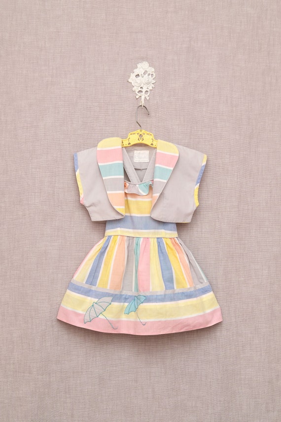 pink and yellow striped dress Striped Musselinkleid