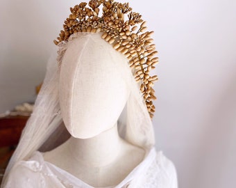 Antique magnificent wax bud tiara. 1870s beeswax wedding headpiece. Unique Bridal headpiece. Exquisite and rare