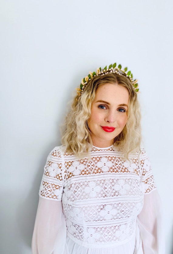 Vintage Wax Flower Tiara. Antique Wedding Crown. 1
