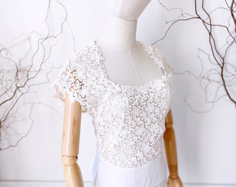 Art Deco 1930s Blouse. Vintage guipure lace blouse. 1930s peplum blouse top. Ivory vintage blouse. Bridal top. Very pretty.