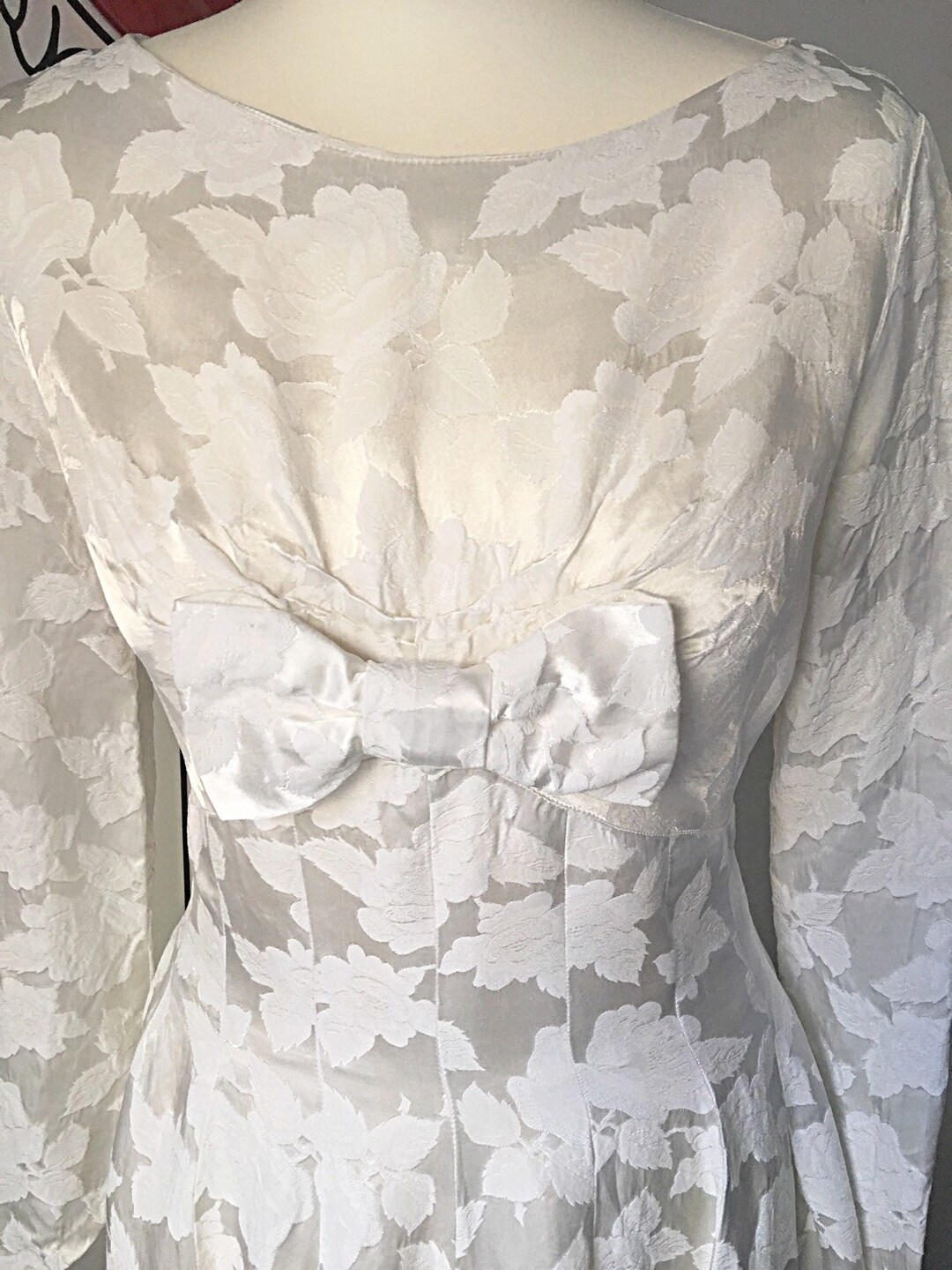 Vintage 1950s Wedding Dress. Ivory Damask Bridal Gown. Bow Front